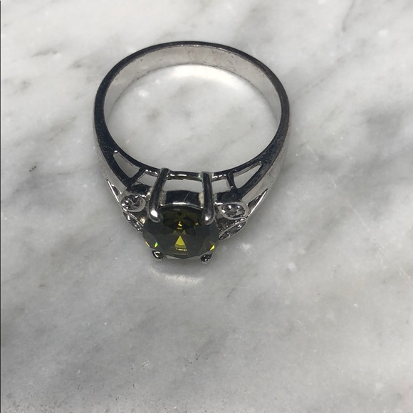 Light Green ring - Picture 6 of 8